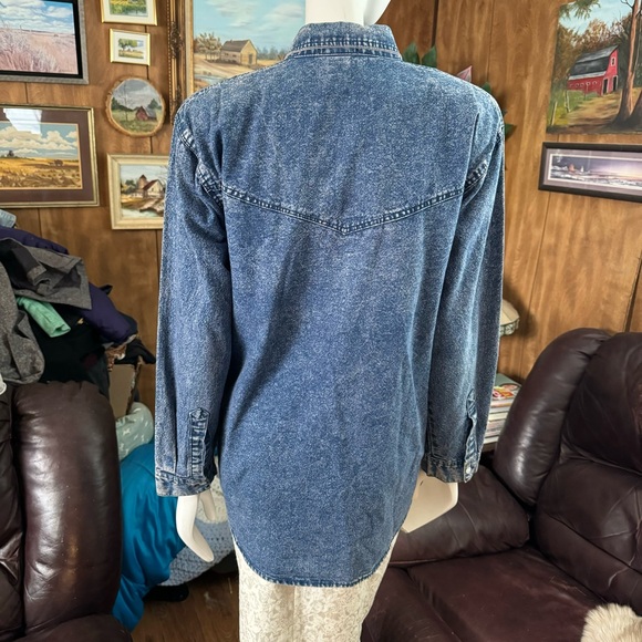 Vintage Denim Button-Up Shirt with Embroidery and Beaded Flowers - Picture 5 of 8